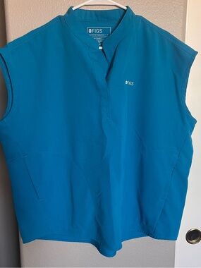 FIGS oversized scrub top in blue